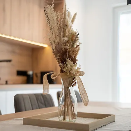 Kalelarga Grand דירה