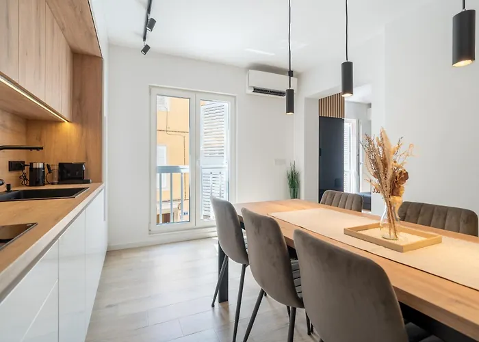 Apartament Kalelarga Grand *